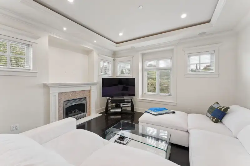4898 QUEBEC STREET - photo 3 of 29
