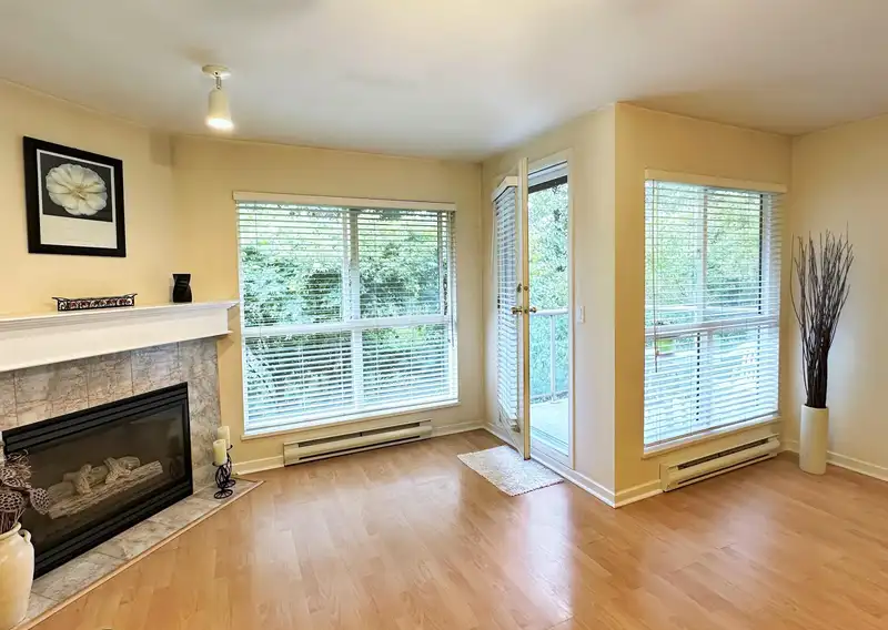 302 14988 101A AVENUE - photo 4 of 36