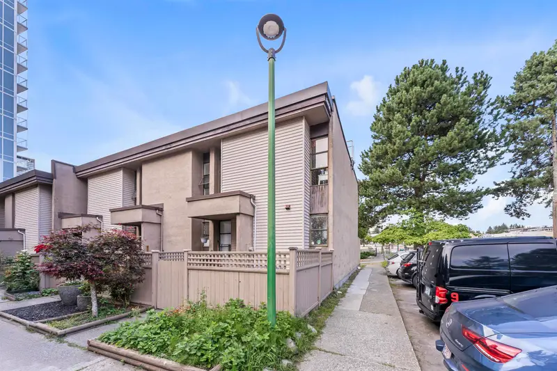 76 13756 CENTRAL AVENUE - photo 3 of 24