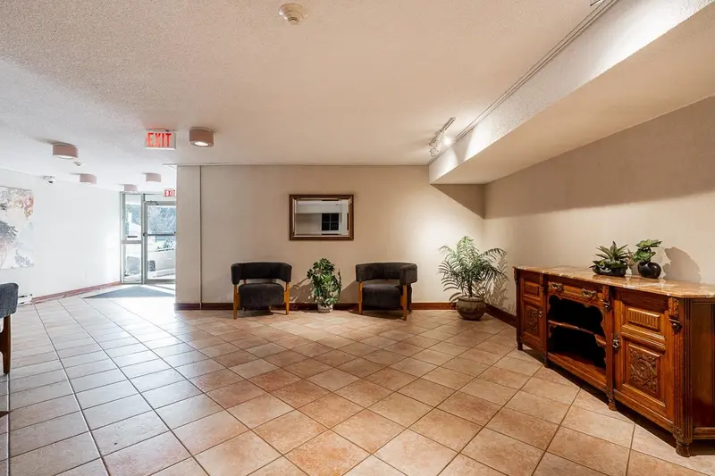 801 5790 PATTERSON AVENUE - photo 3 of 25