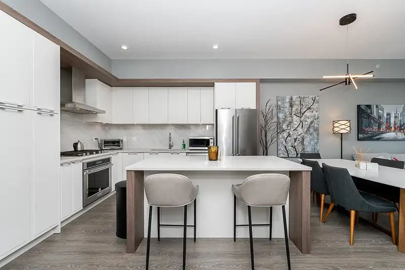 602 11501 84 AVENUE - photo 4 of 40