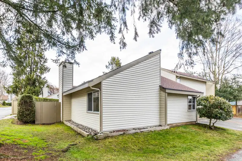 6180 E GREENSIDE DRIVE - photo 1 of 31