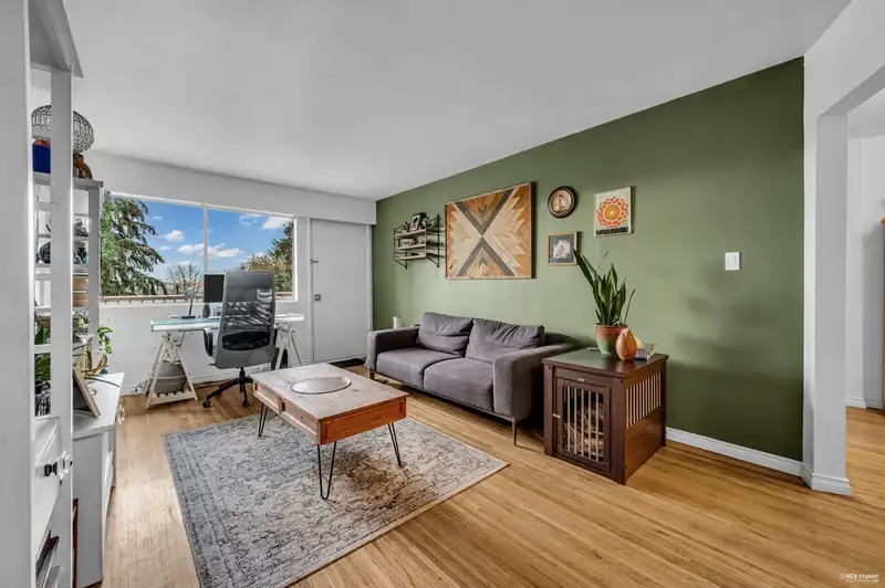 329 MARATHON COURT - photo 4 of 25