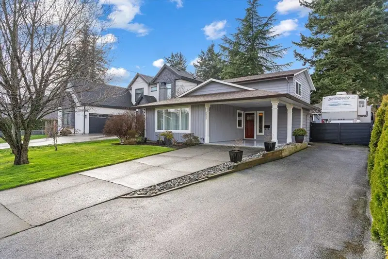 2217 154 STREET - photo 2 of 25