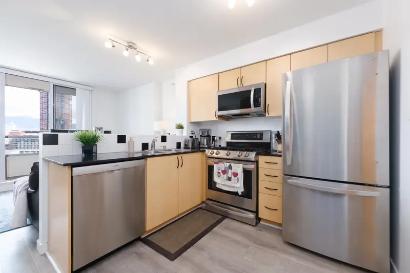 1703 63 KEEFER PLACE - photo 4 of 24