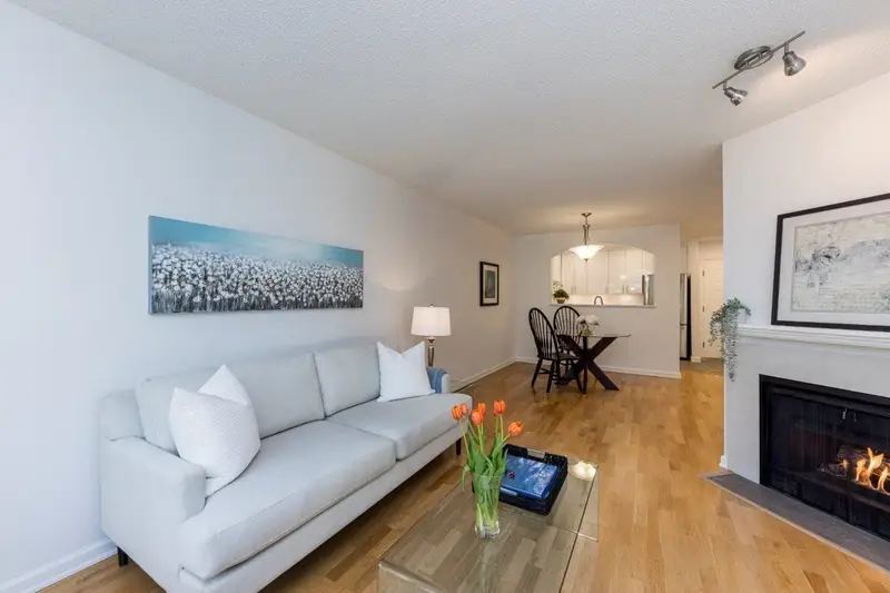 201 2800 CHESTERFIELD AVENUE - photo 4 of 25