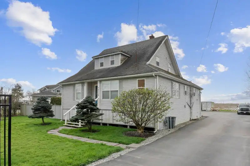 3807 72 STREET - photo 2 of 34