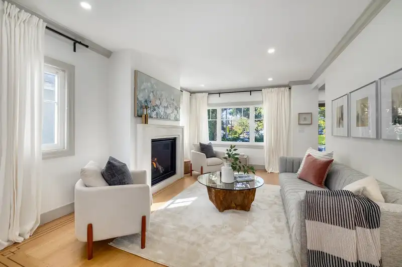 2706 W 41ST AVENUE - photo 2 of 26