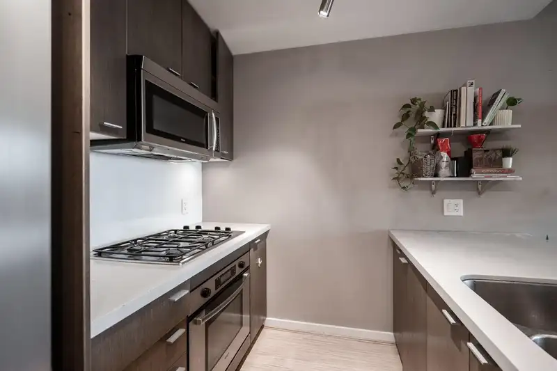 602 531 BEATTY STREET - photo 2 of 24