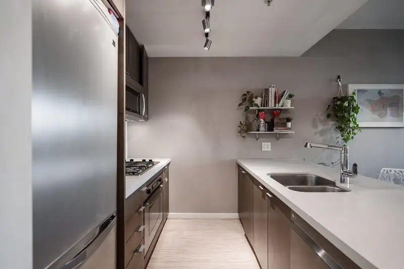 602 531 BEATTY STREET - photo 3 of 24