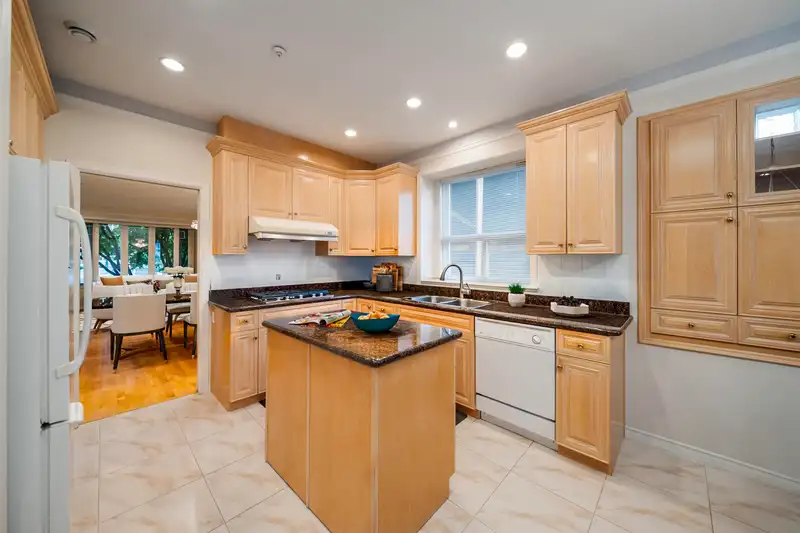 5470 WALES STREET - photo 4 of 40