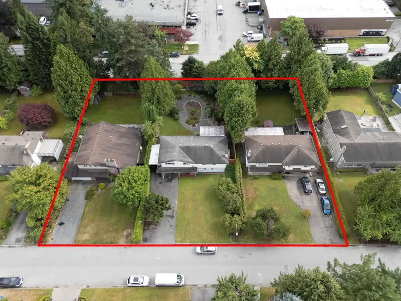 3857 WINLAKE CRESCENT - photo 1 of 6