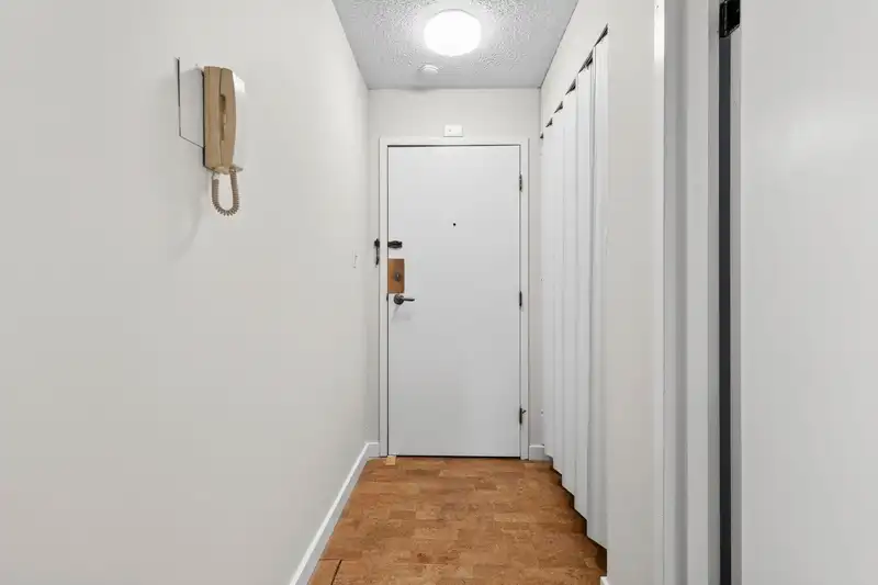 206 9202 HORNE STREET - photo 2 of 34