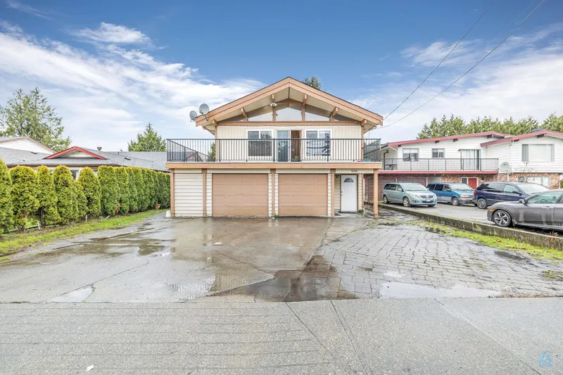 9491 NO 5 ROAD - photo 1 of 25