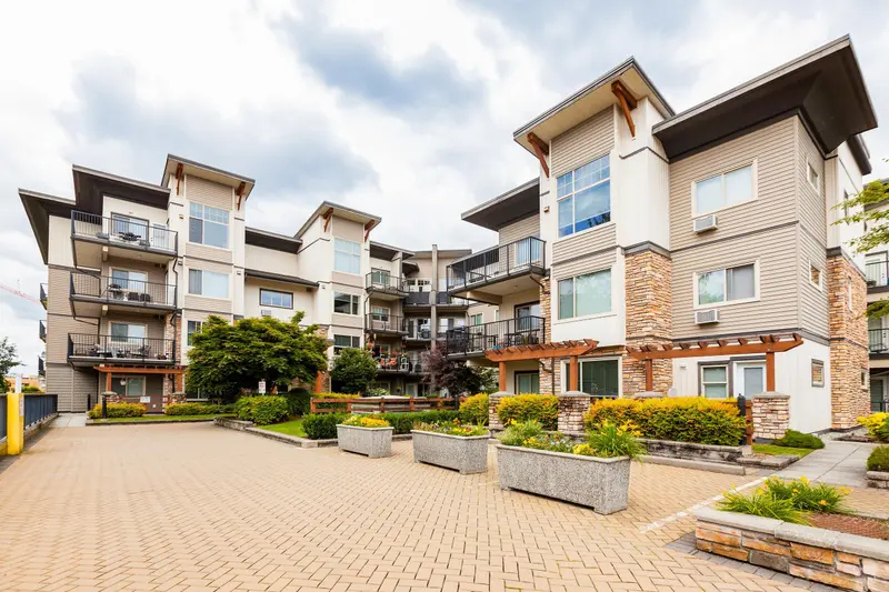 109 11935 BURNETT STREET - photo 1 of 25