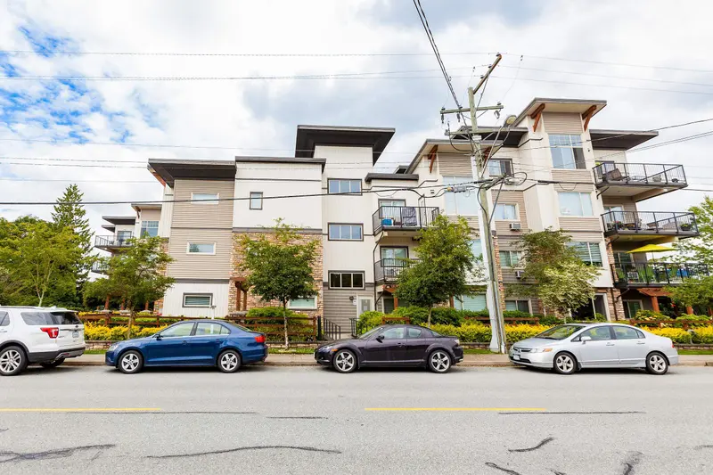 109 11935 BURNETT STREET - photo 3 of 25