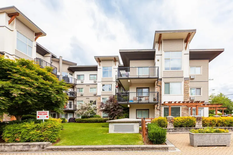 109 11935 BURNETT STREET - photo 4 of 25