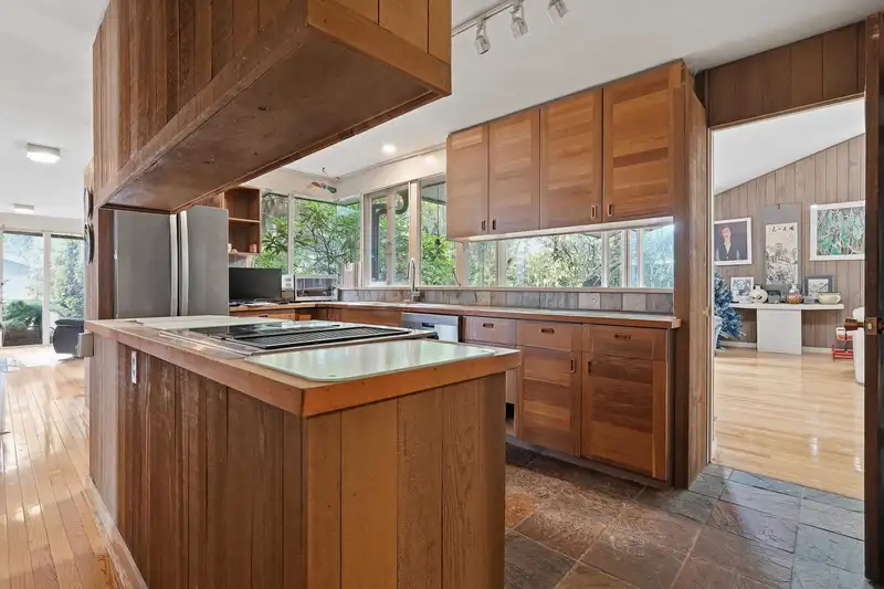 792 W 54TH AVENUE - photo 4 of 20
