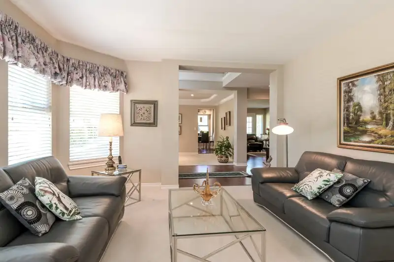 1 15860 82 AVENUE - photo 4 of 34