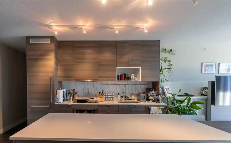2612 13398 104 AVENUE - photo 2 of 24