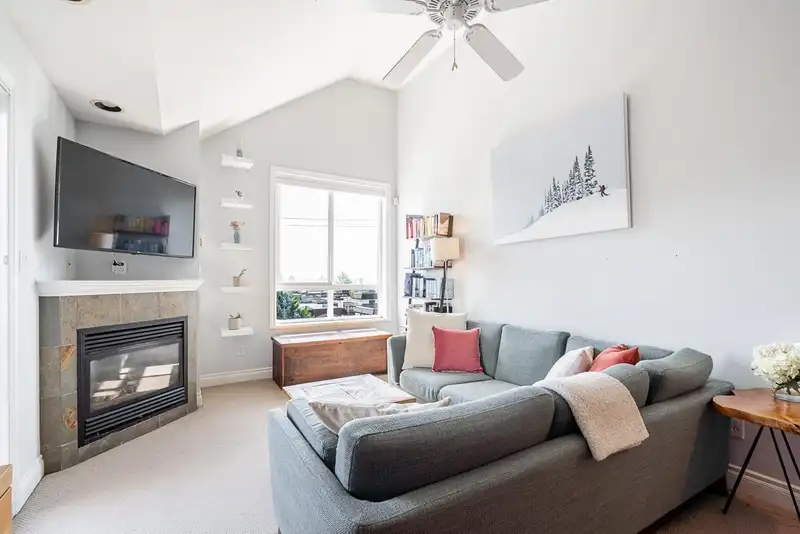 401 128 W 21ST STREET - photo 3 of 28
