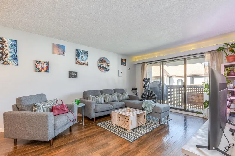 415 365 GINGER DRIVE - photo 2 of 24