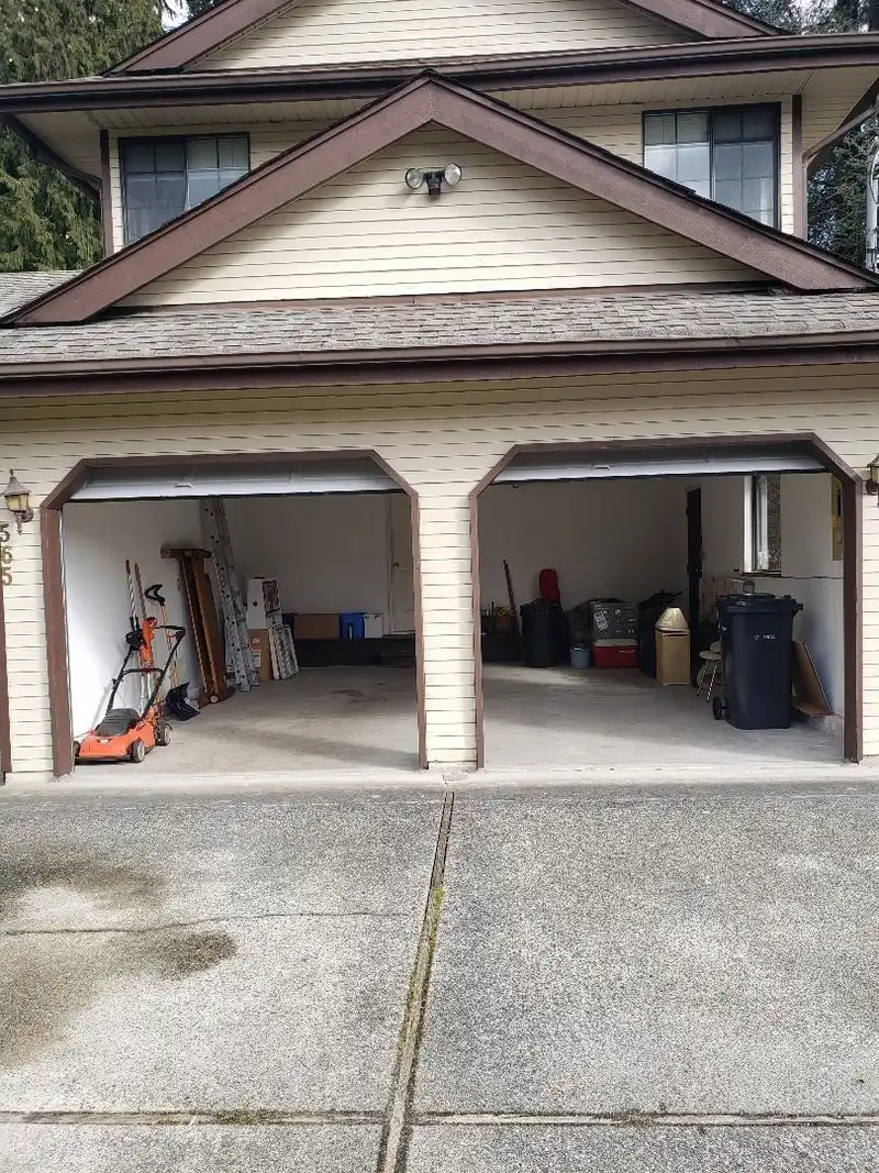 565 BOSWORTH STREET - photo 2 of 13