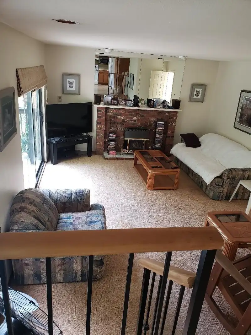 565 BOSWORTH STREET - photo 3 of 13