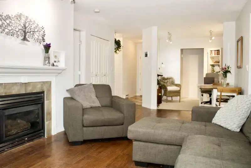 310 3235 W 4TH AVENUE - photo 3 of 18