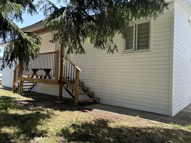 212 201 CAYER STREET - photo 3 of 9