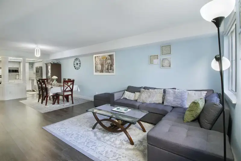 227 12101 80 AVENUE - photo 2 of 24