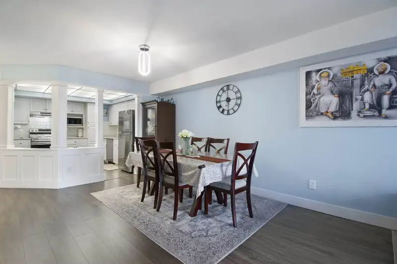 227 12101 80 AVENUE - photo 4 of 24