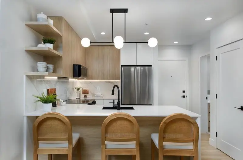 208 33522 COTTAGE LANE - photo 4 of 11