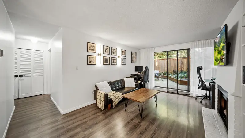 214 5340 HASTINGS STREET - photo 3 of 25