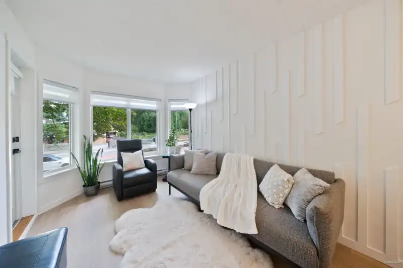 208 12160 80 AVENUE - photo 1 of 26