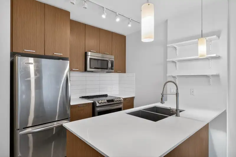501 2321 SCOTIA STREET - photo 3 of 34