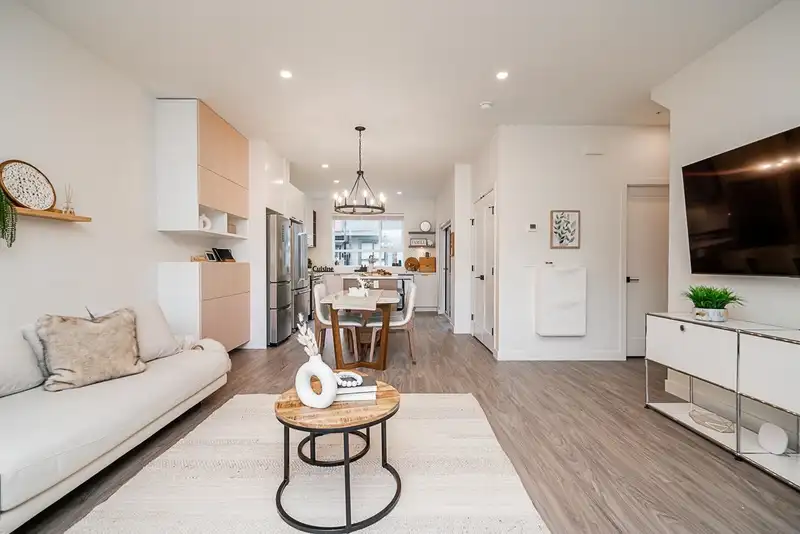 11 20150 81 AVENUE - photo 3 of 37