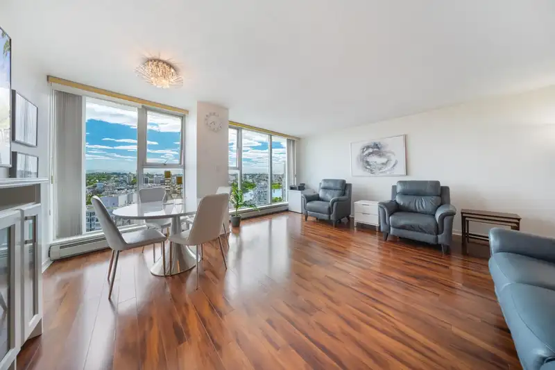 3606 1009 EXPO BOULEVARD - photo 4 of 27