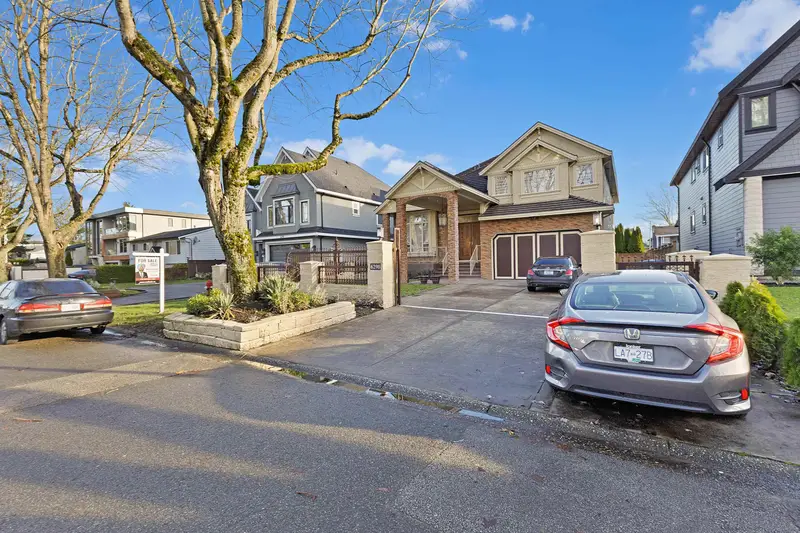 6290 129A STREET - photo 3 of 25