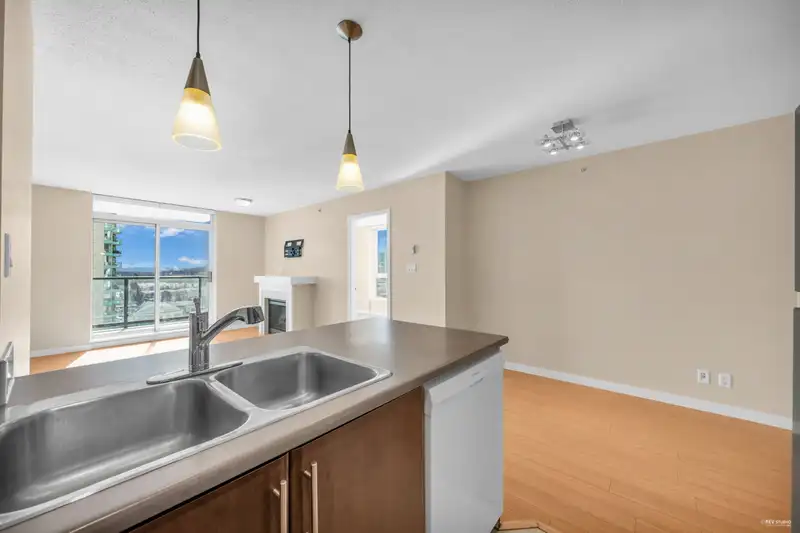 1107 1178 HEFFLEY CRESCENT - photo 3 of 25