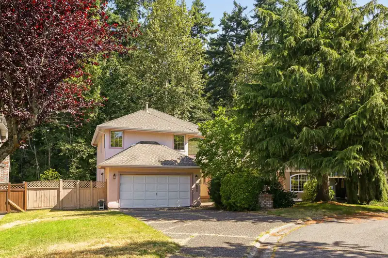 14891 26 AVENUE - photo 1 of 37