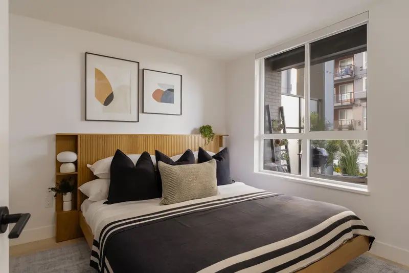 412 30490 CARDINAL AVENUE - photo 1 of 7