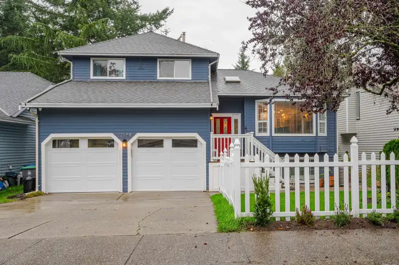 12289 SOUTHPARK CRESCENT - photo 1 of 40