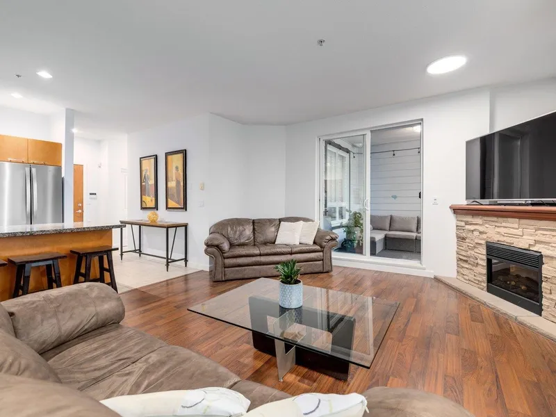 207 1175 55 STREET - photo 3 of 25