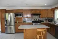 3752 HARWOOD CRESCENT - thumbnail 3