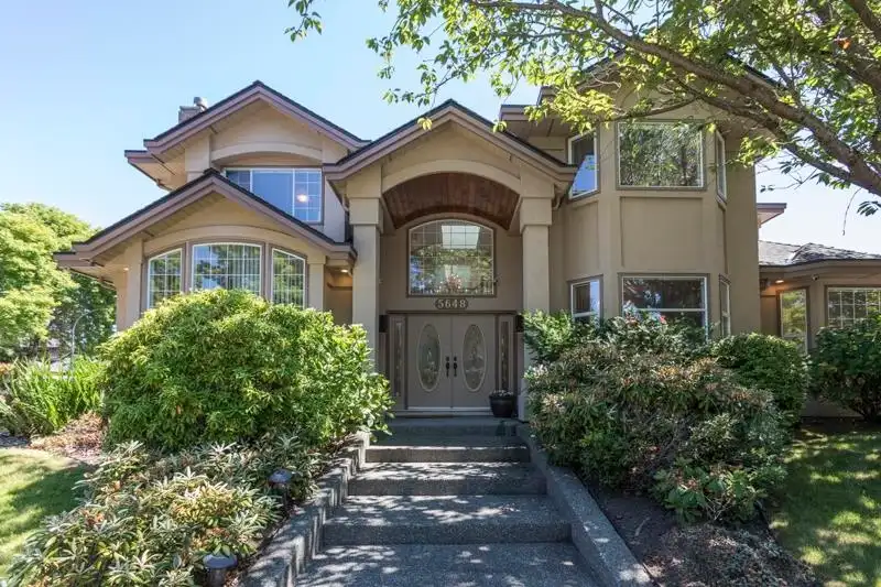 5648 MUSGRAVE CRESCENT - photo 1 of 39