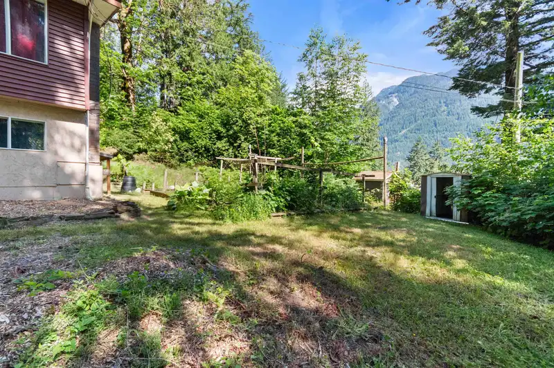 21128 LANDSTROM ROAD - photo 4 of 40