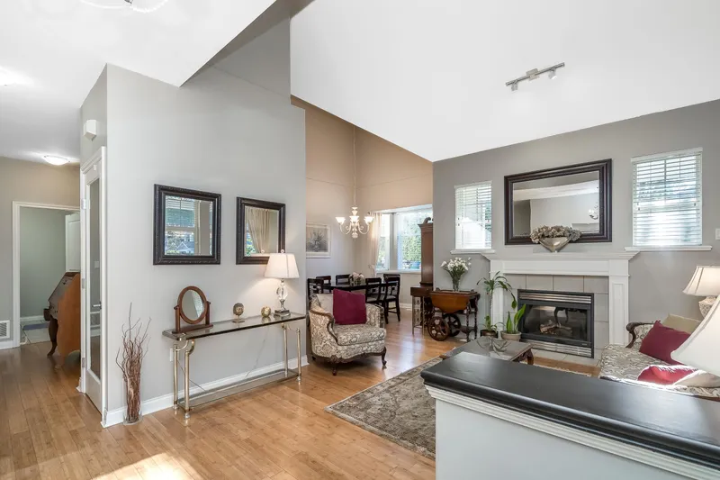 15 3500 144 STREET - photo 4 of 25