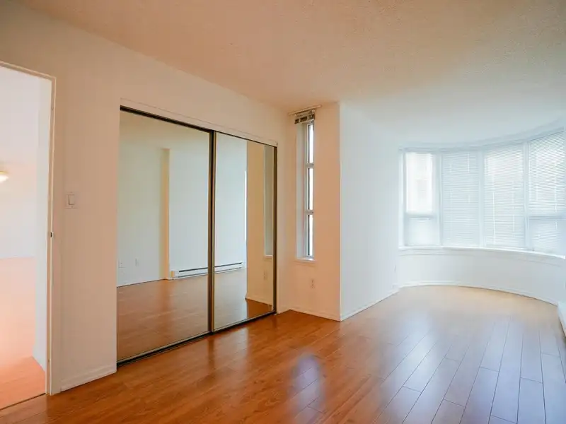 101 1845 ROBSON STREET - photo 3 of 24