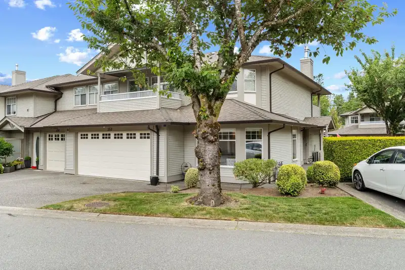 153 20391 96 AVENUE - photo 1 of 35